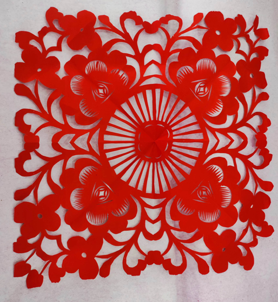 我们的节日非遗文化走进企业巾帼心向党剪纸颂党恩庆三八活动