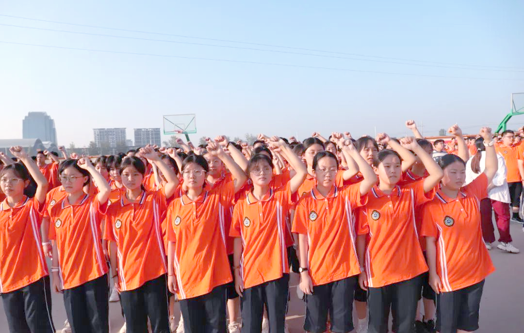 衡水市第十四中学新生军训正式开启,谱写青春乐章