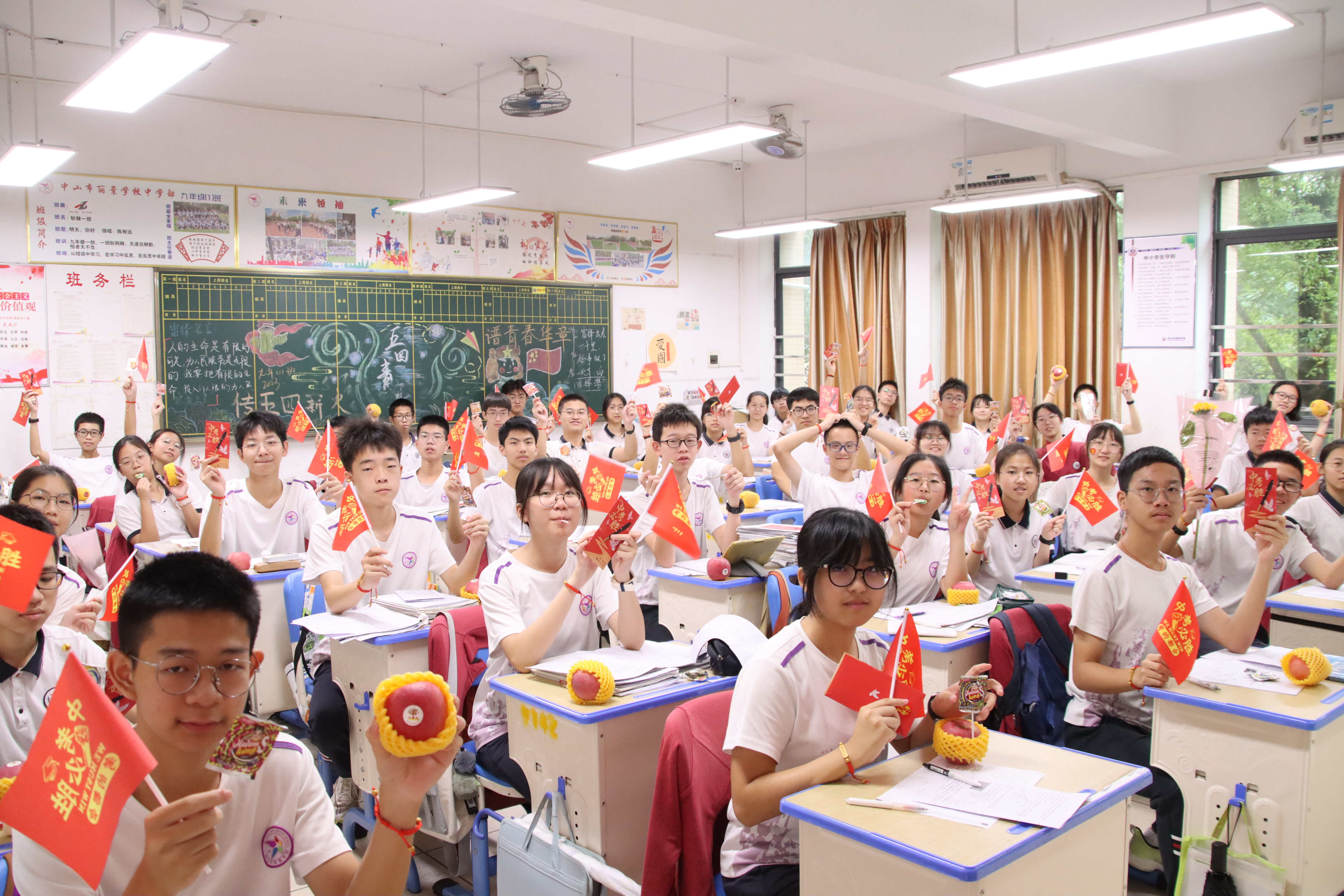 中山丽景小学学生坠楼图片