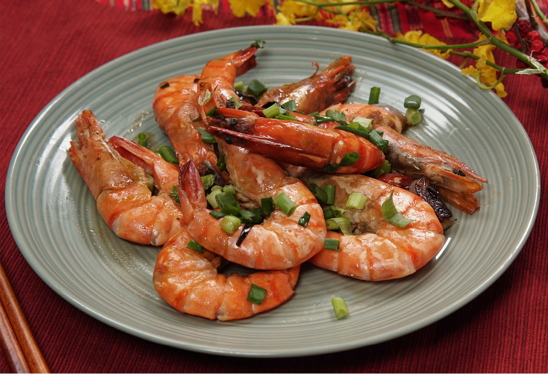 葱油虾食谱|虾似老人家长寿笑哈哈!年节必吃,提升香味要加它