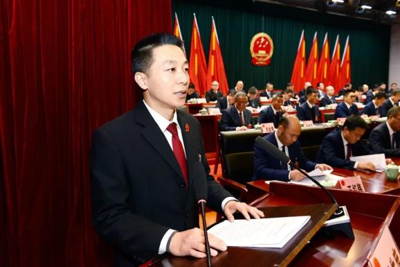 陈伟平同志当选为松阳县人民法院院长