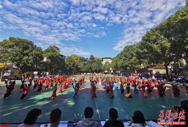 塘市镇中心学校获2022年流峰片中小学阳光体育"大课间"比赛一等奖