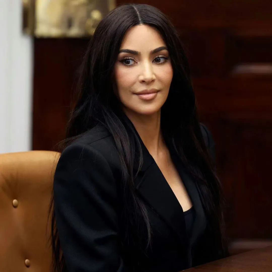 聊完金小妹,我们来看卡戴珊家的另一