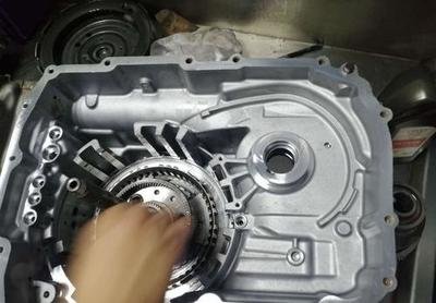 君威车变速箱油多久换?