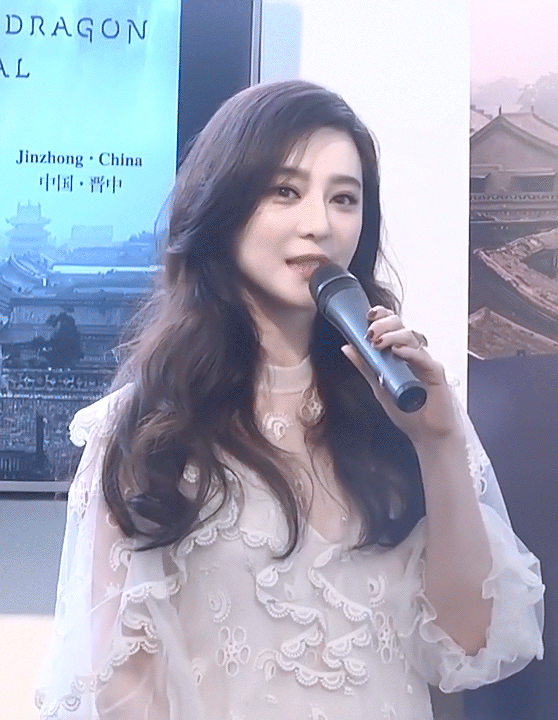 说起大波浪,范冰冰绝对是代表,更是女王标配!