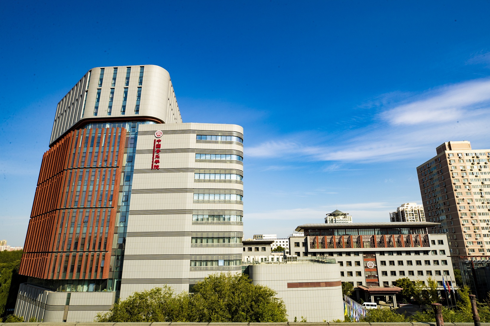 浙江音乐学院和中国音乐学院声乐歌剧系难考吗?怎样练习容易过?