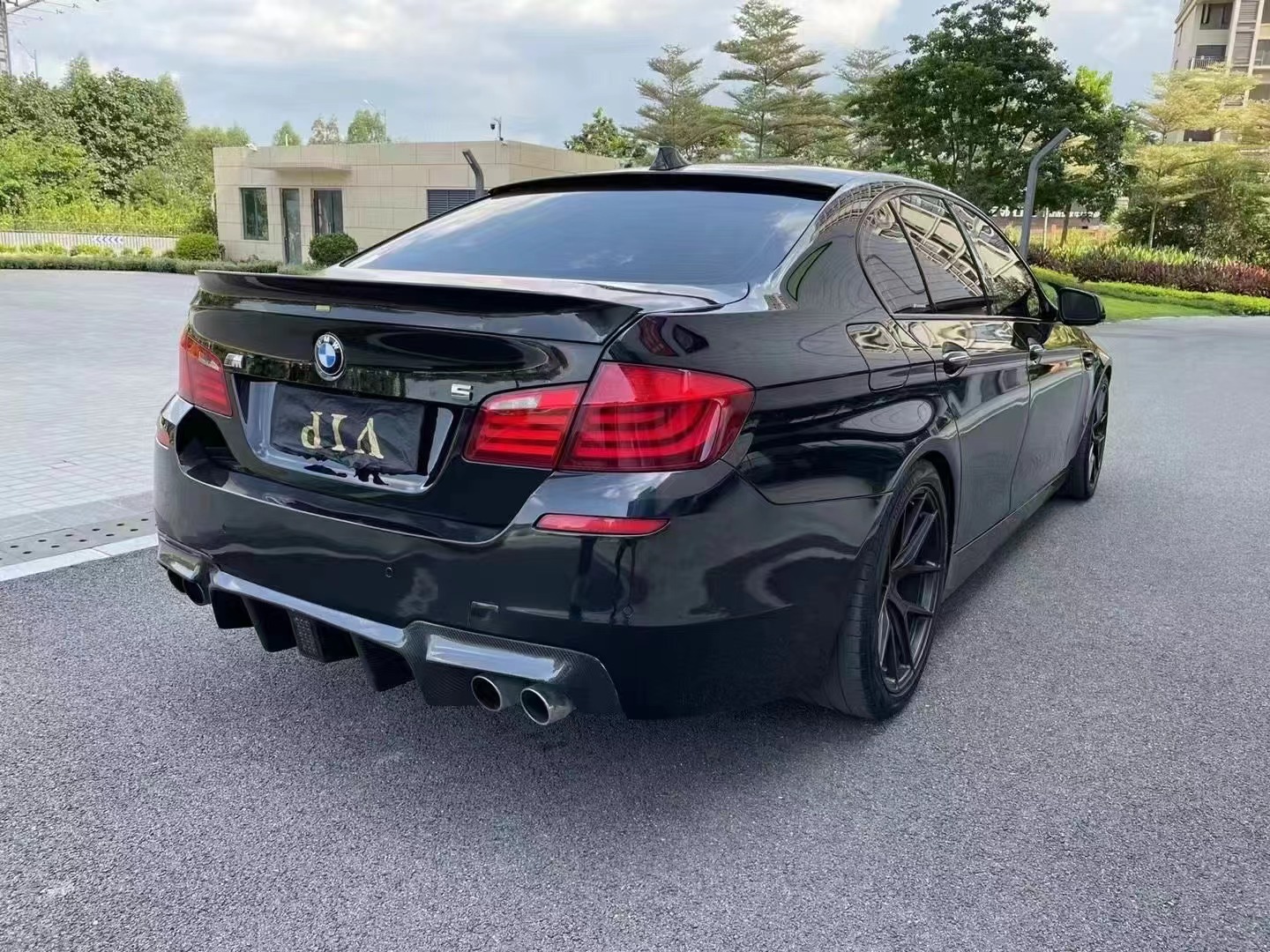 15年宝马550i仅售15.8万,外观,内饰,性能,配置详解