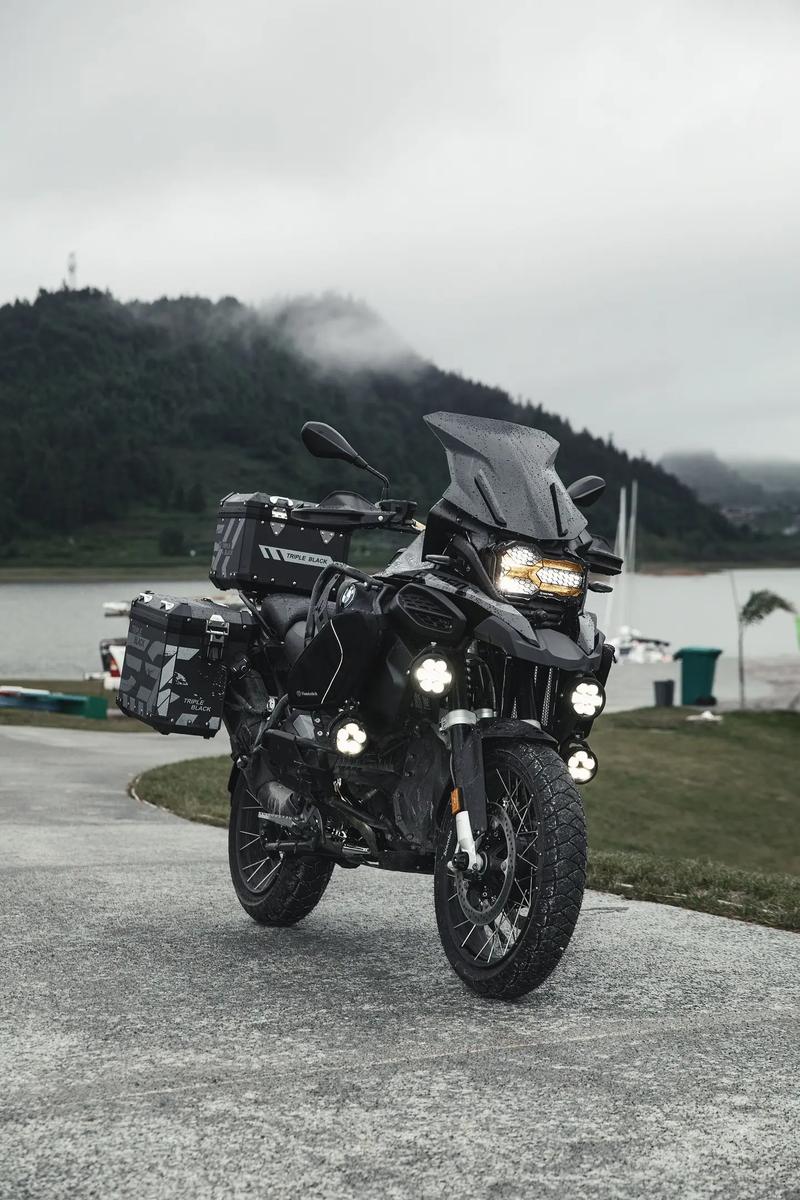 简介宝马水鸟1250adv有定速巡航吗