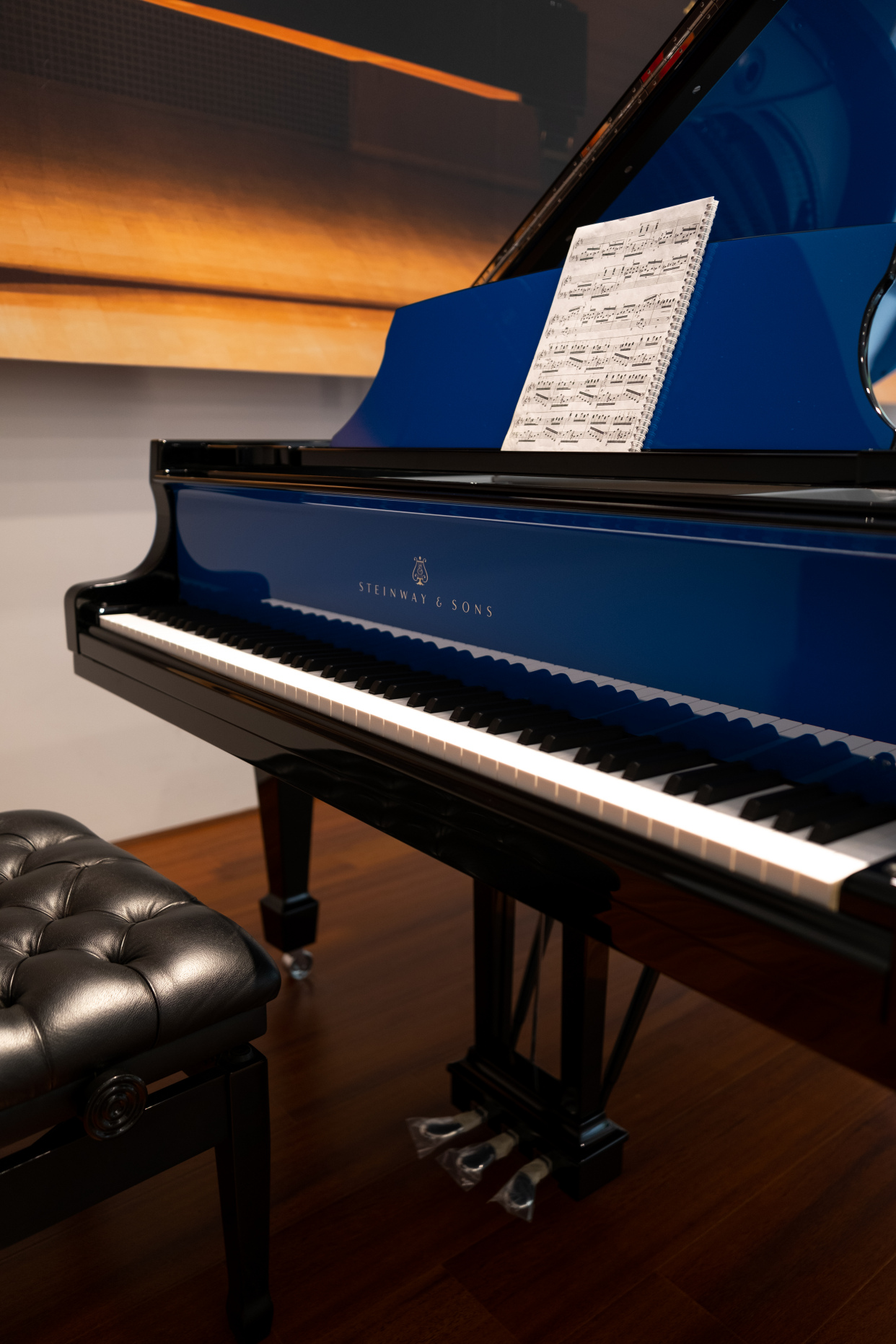 施坦威钢琴-施坦威焕彩系列抵达川音店