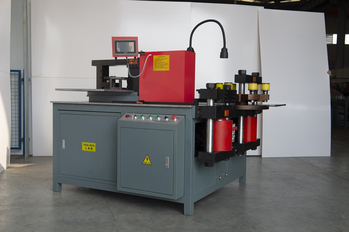 全自动母线加工机