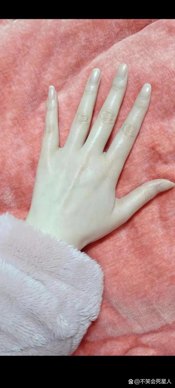 这么漂亮的手,适合做什么工作