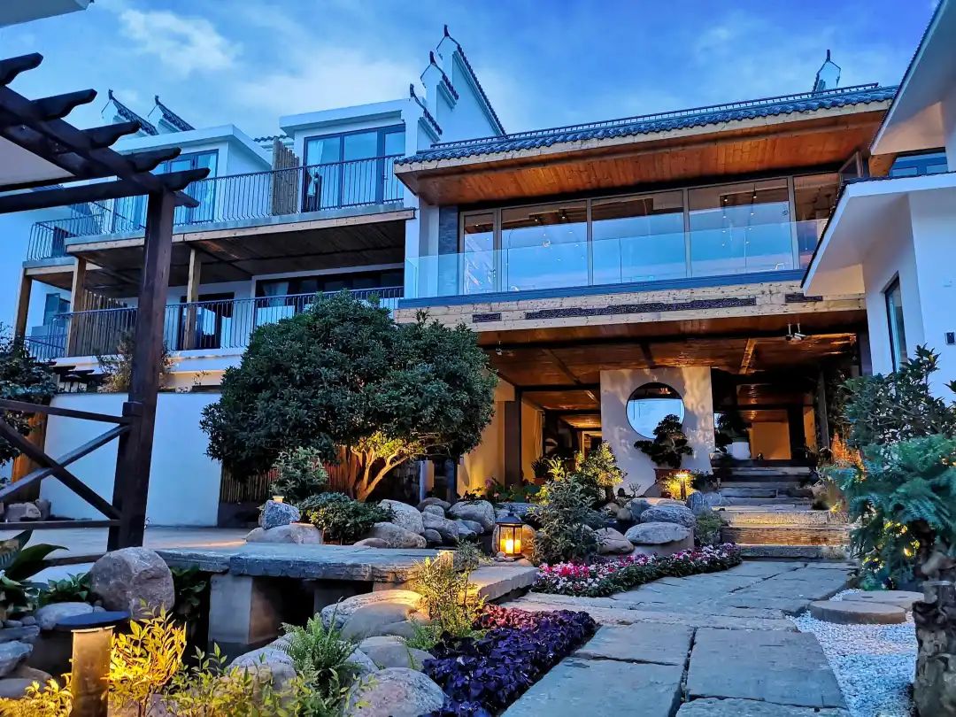 目前"仙居崂山"主题民宿和"瑜上山间"品牌民宿已拥有广泛知名度每年