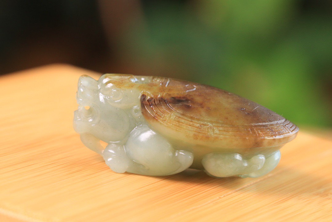 新疆和田玉籽料龙龟