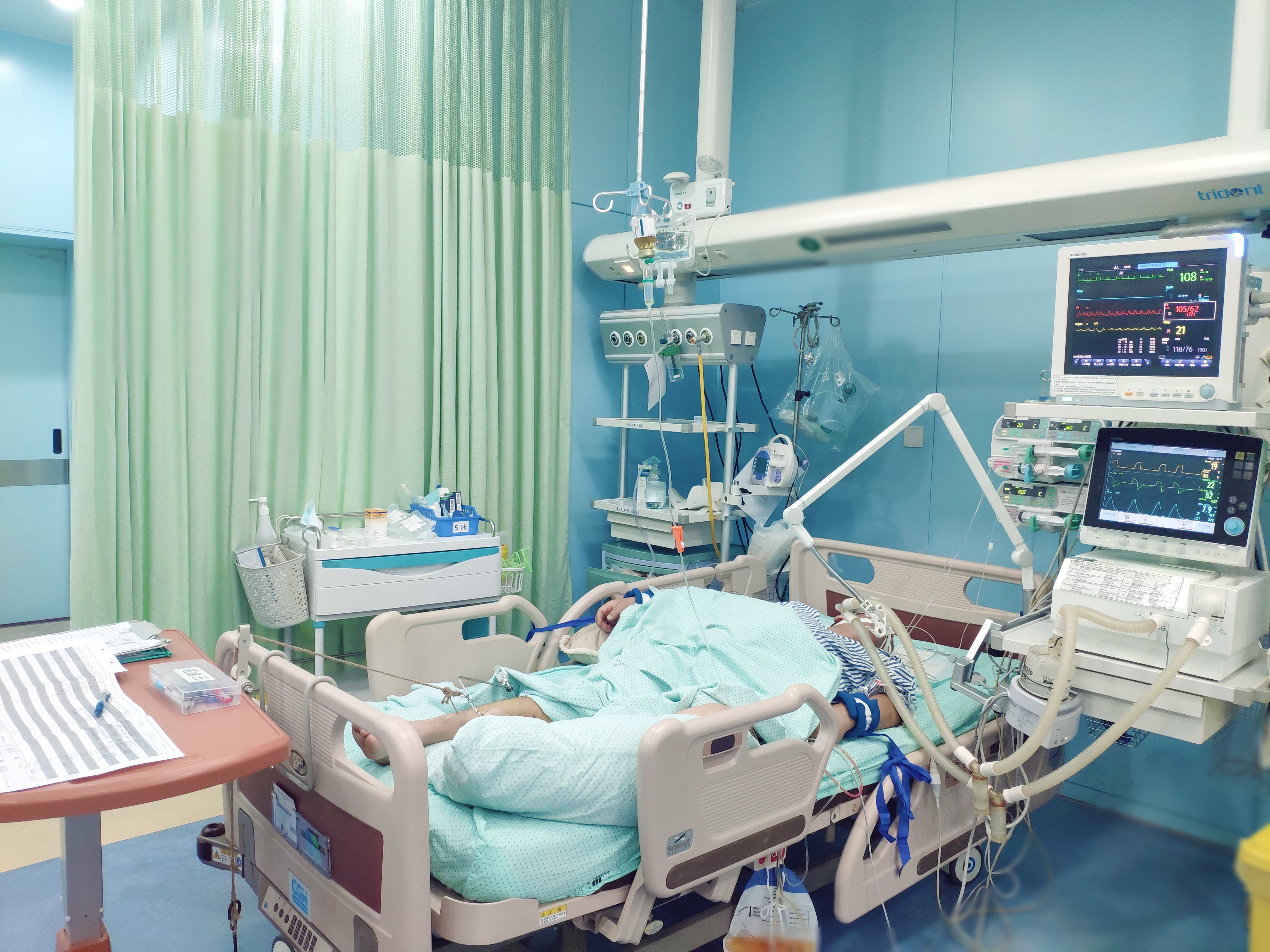 看这个麻醉医生是怎么从重症监护室里面"捞出来"自己母亲的