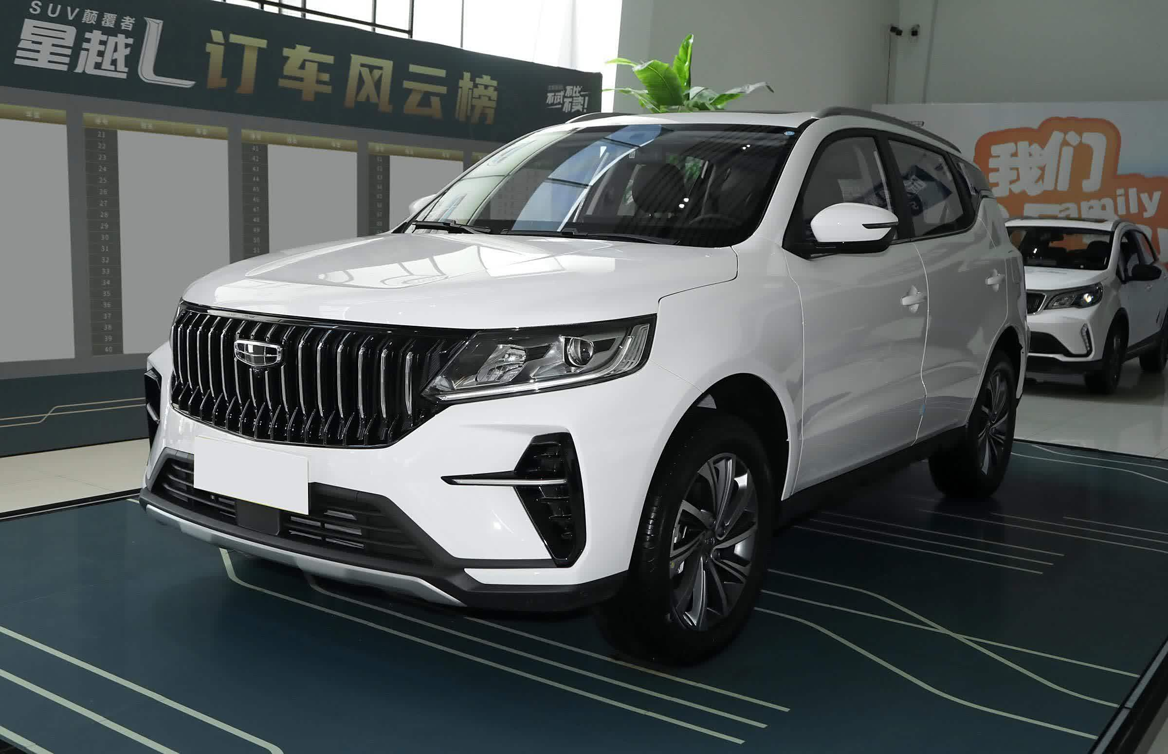 大空间,6.2l油耗高质量家用suv,车身好停,吉利远景x6