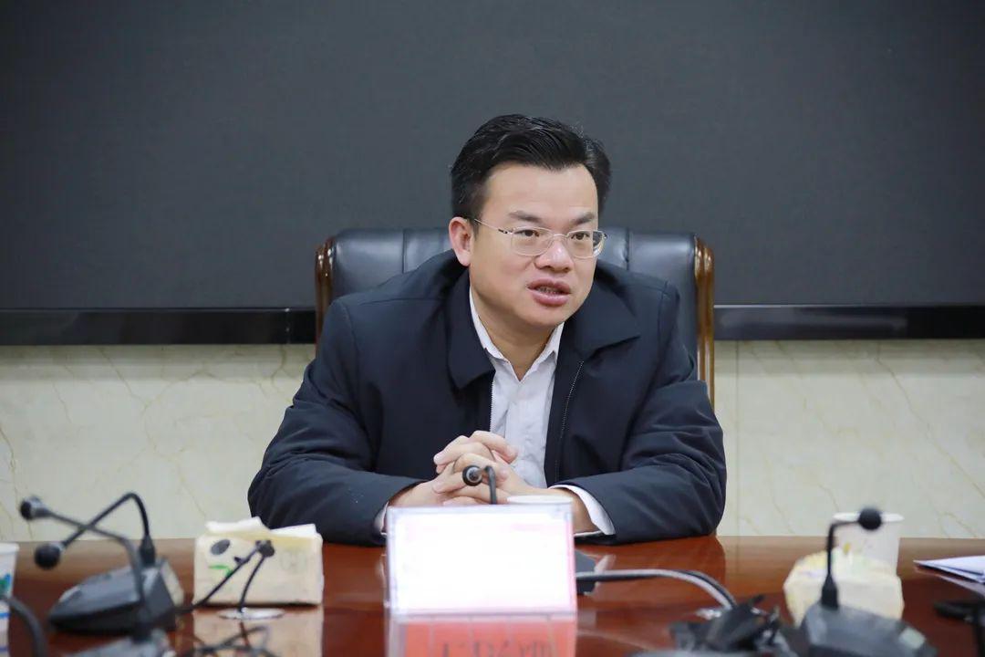 王洪灿检查调度节日期间全县安全生产和值班值守情况