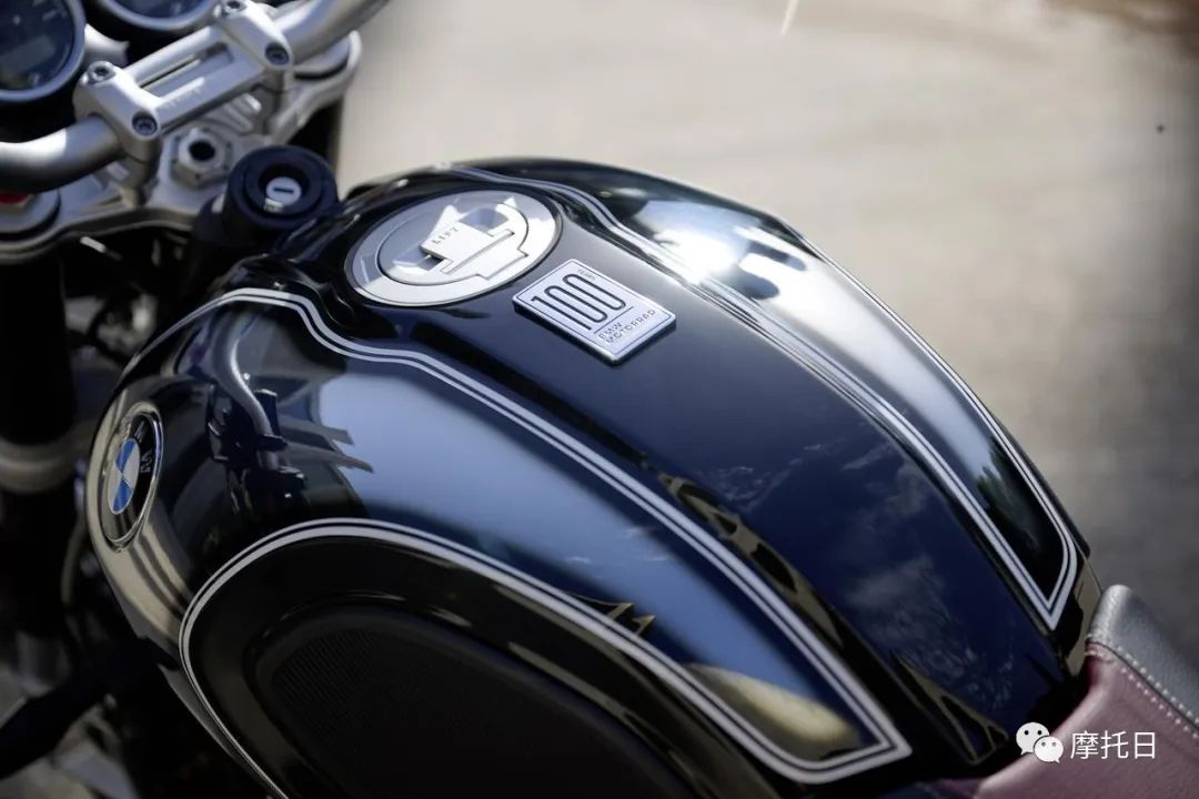 限量1923台,宝马发布100周年纪念版拿铁,r18