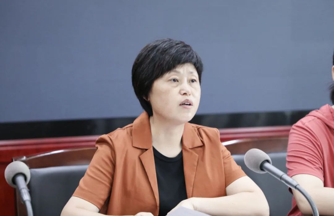 颍州区举办第四届"举旗帜·送理论"暨"七一"重要讲话精神微宣讲比赛