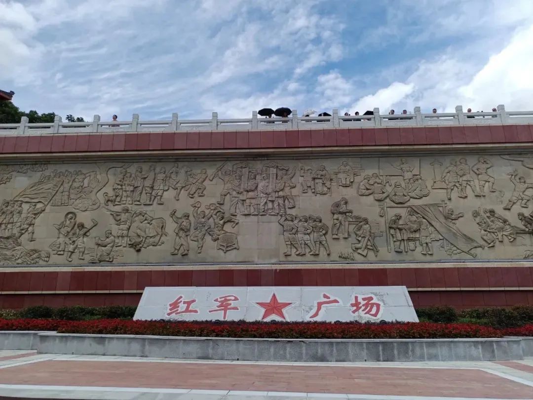 位于通江县壁州街道中心位置 该项目主要围绕红军广场 红四方面军总