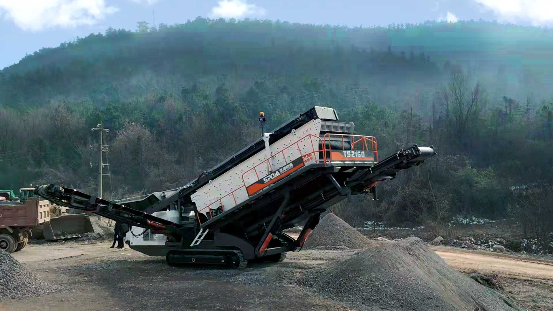 隧道洞渣破碎制砂 试一试反击破履带移动破碎站