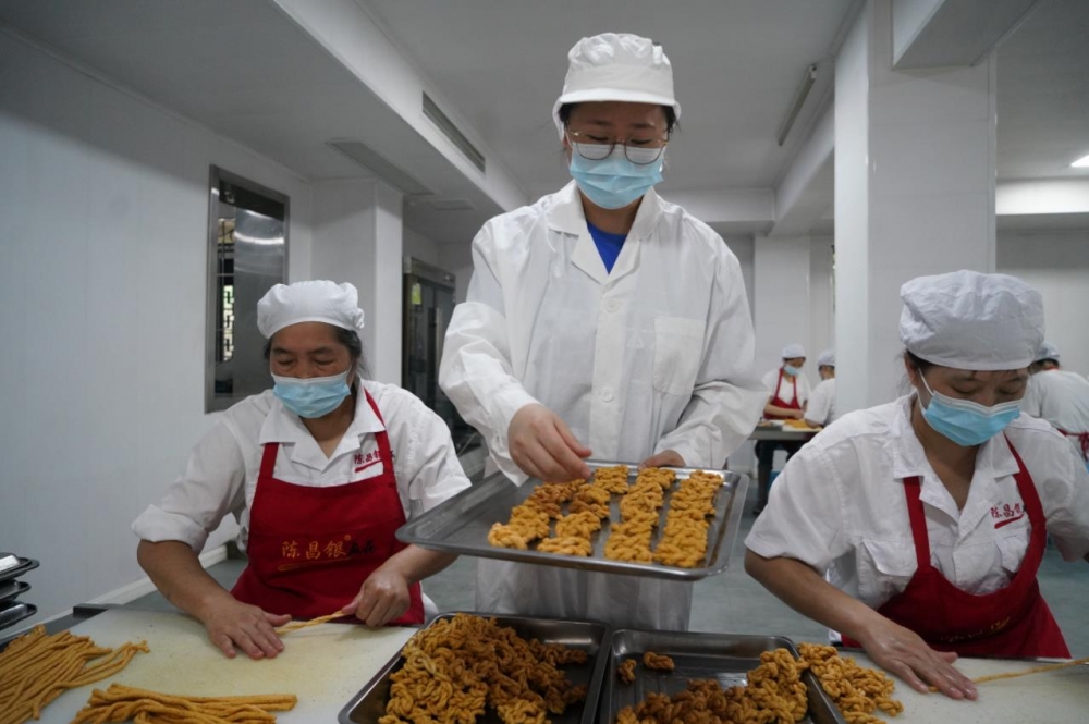 重庆吃货在天猫618丨从"吃货"到麻花品鉴师,每天吃半斤,品出专业门道