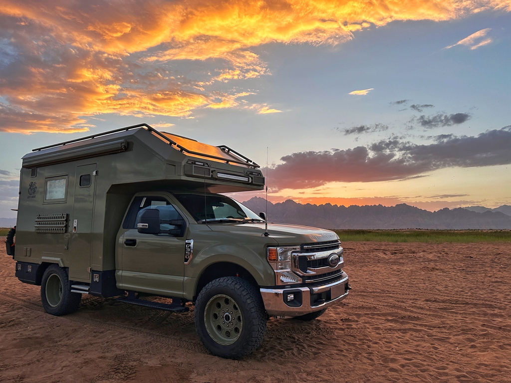 旅美奇域f350四驱越野房车自驾游旅行安排上!