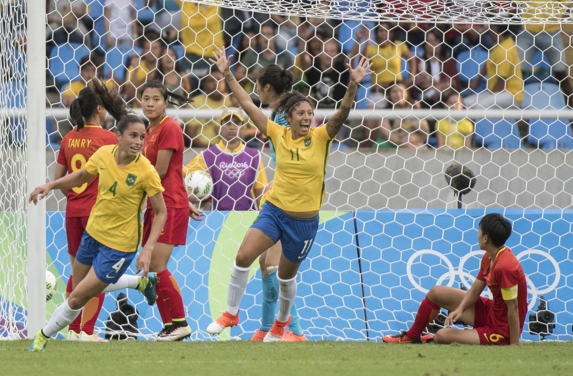 奥运女足:中国0-5不敌巴西,中国女足全场4次中柱