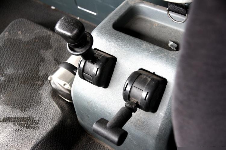 大货车手刹拉了还溜车是什么原因