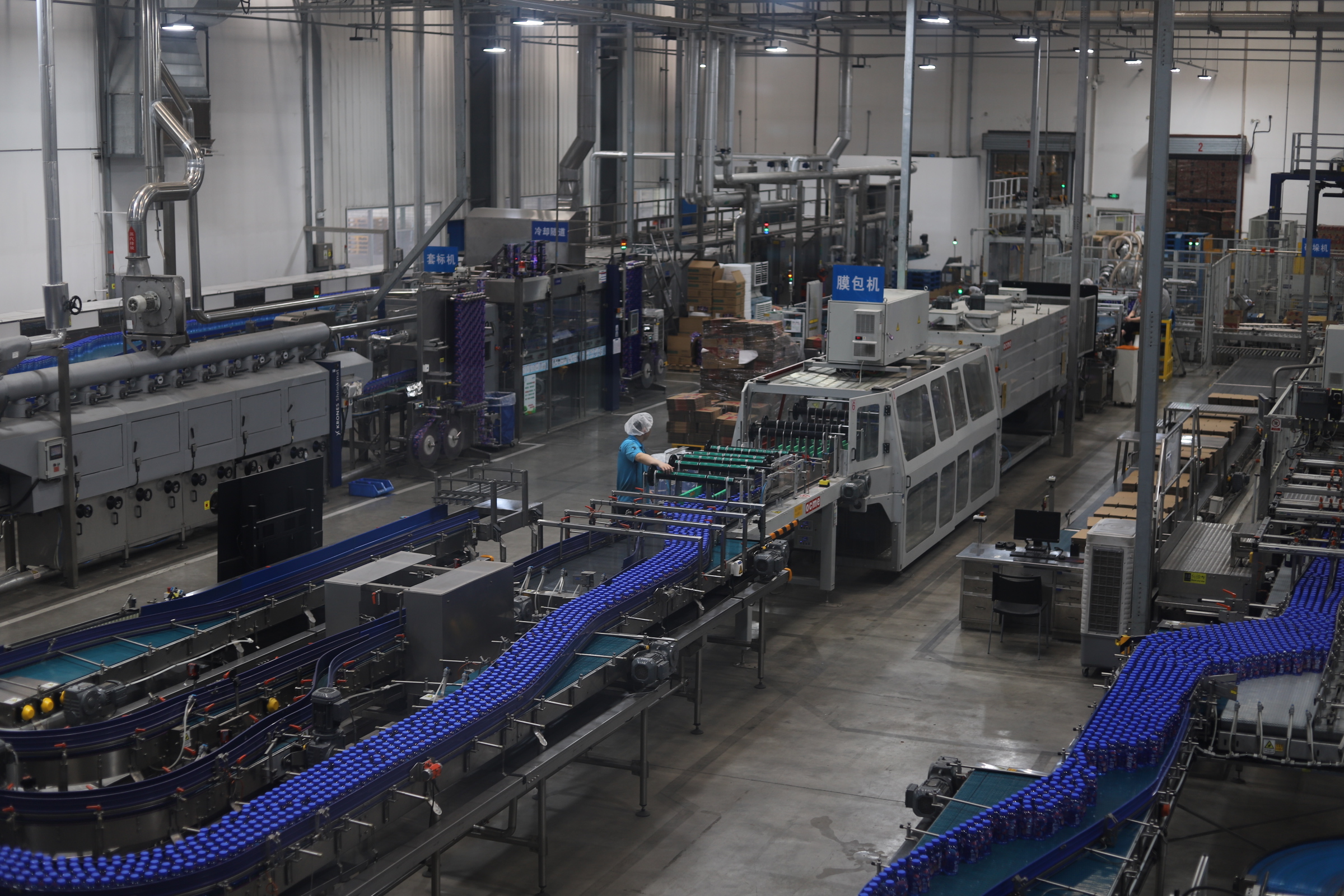 你喝的"脉动"都来自碳中和工厂了,饮料行业如何减碳