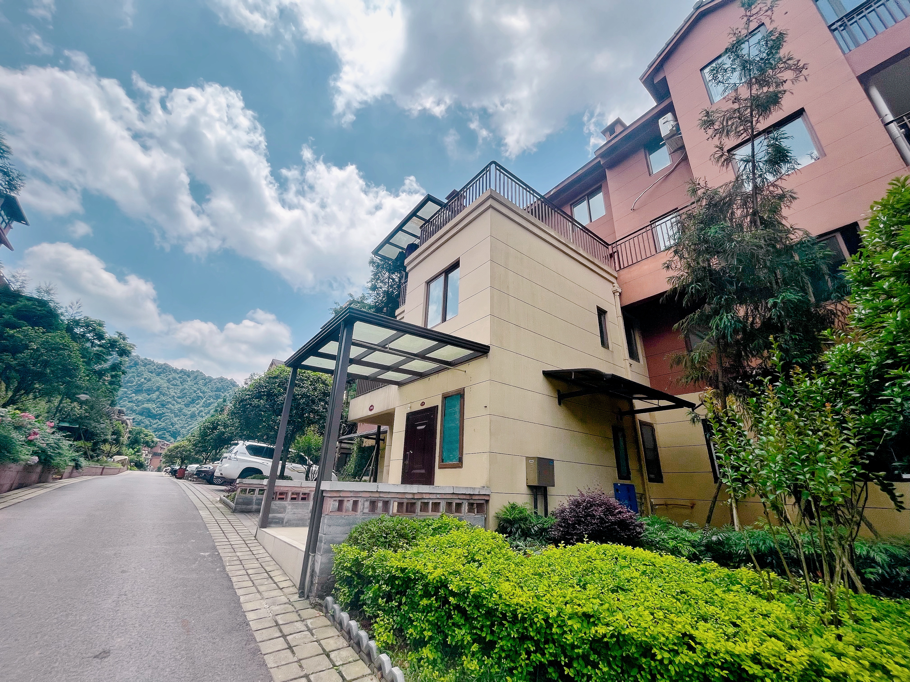 重庆江津四面山避暑房,距离主城1.5小时,小区有商业街通公交车