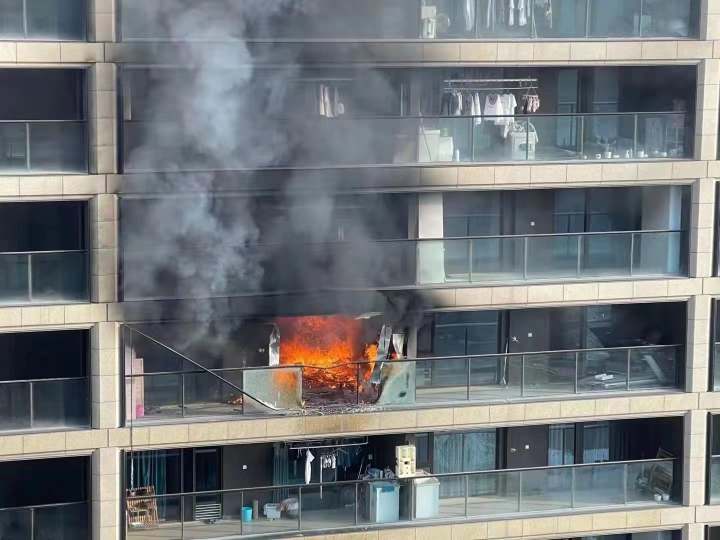 时评|追问河滨之城火灾:三年前被处罚迟迟未整改,在生命安全面前,没有