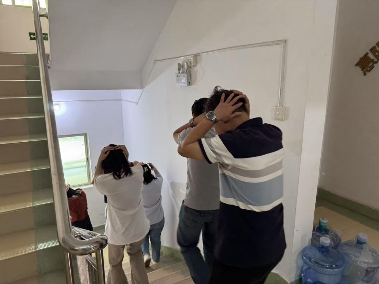 国资系统开展地震应急避震疏散演练