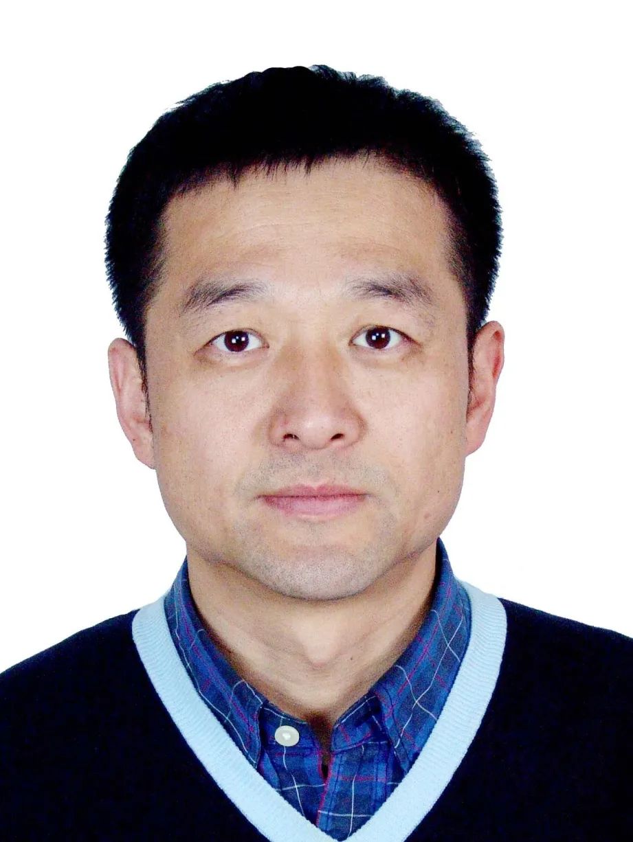 会上,上交所资本市场研究所执行所长曾刚对当前经济环境发表了看法