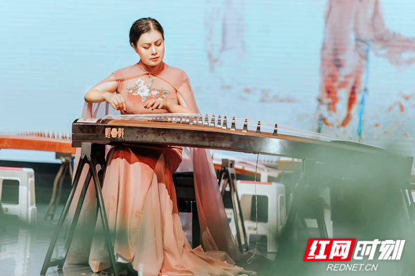 伍小平:"筝筝"心弦的深情传承者