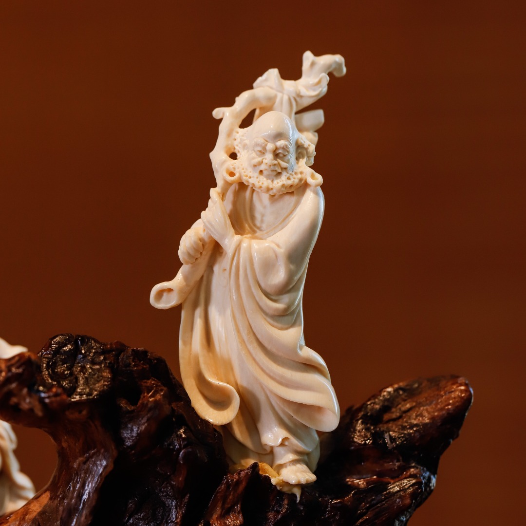 云飞老师倾心力作——十八罗汉猛犸牙摆件