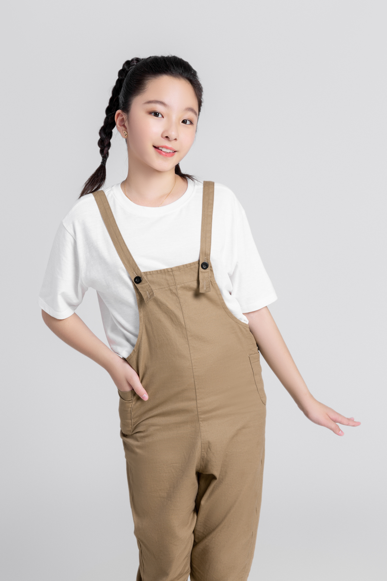 沈阳星河文化艺人李卓雅