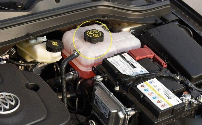 别克的冷却液在哪里