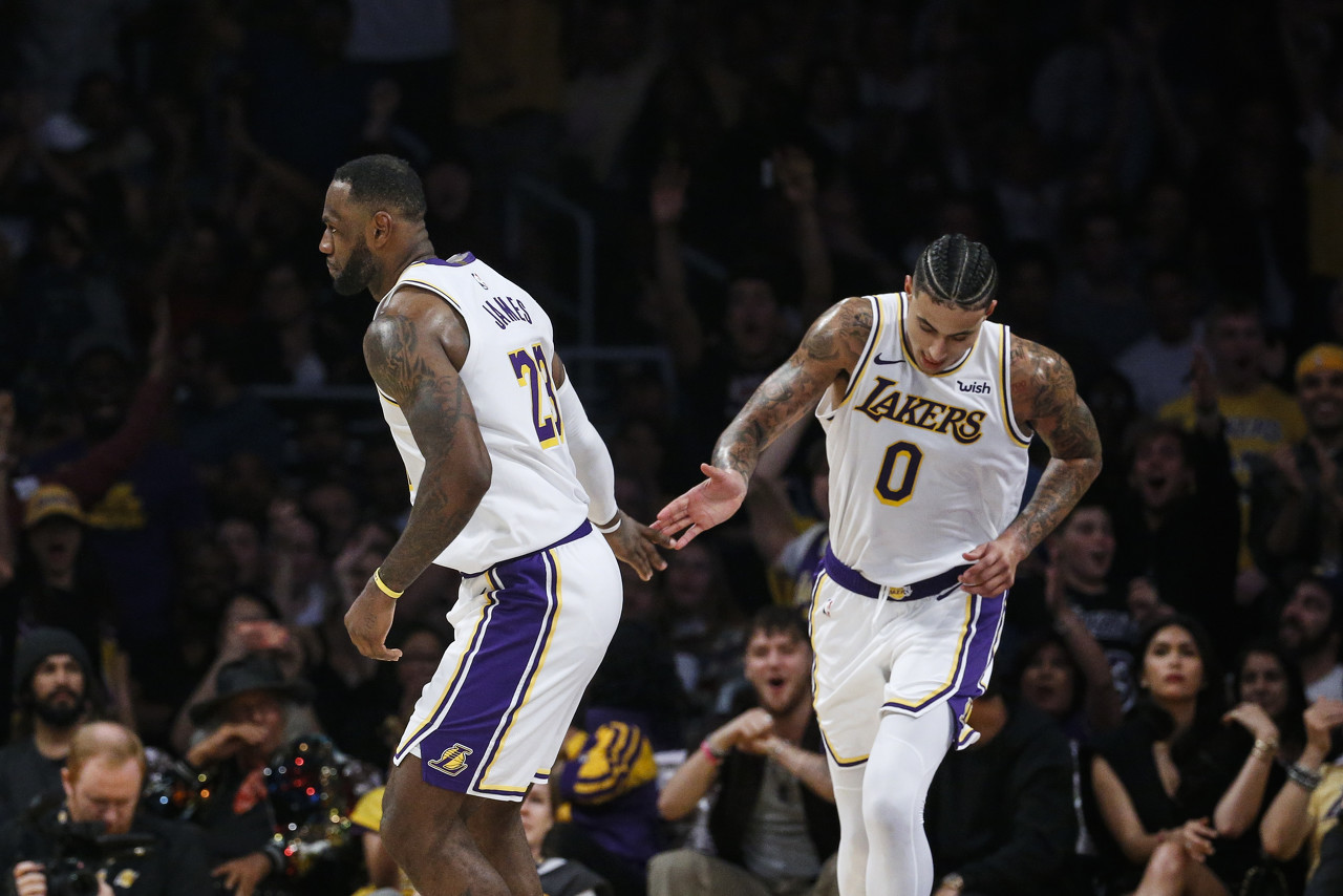 库兹马谈詹姆斯:体育界最伟大的领袖之一 他对每个人负责