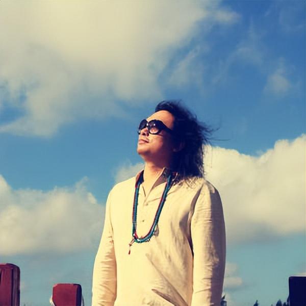 音乐家林海:网上高调征婚,娶小27岁美女学霸又离婚,他现状如何