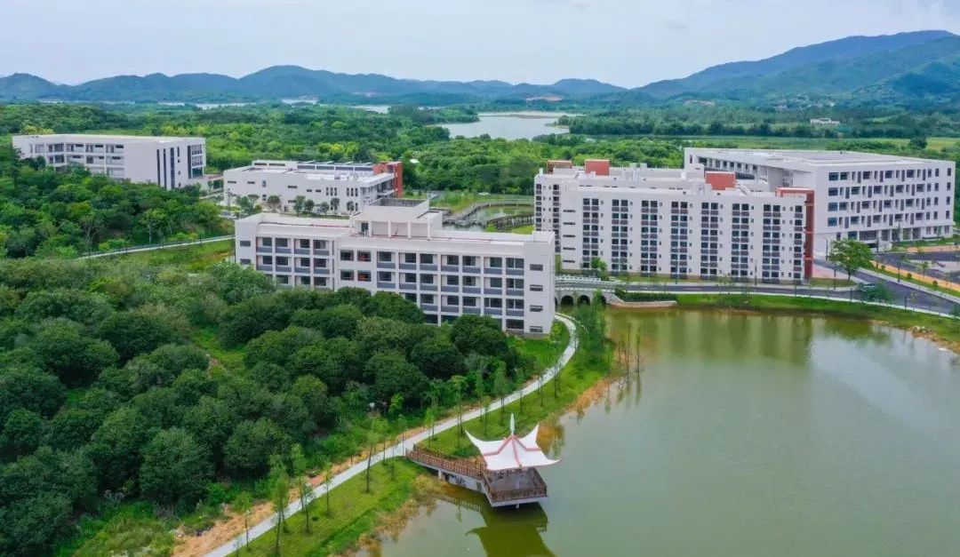 在阳江读大学是什么体验?一起去看新生入学现场