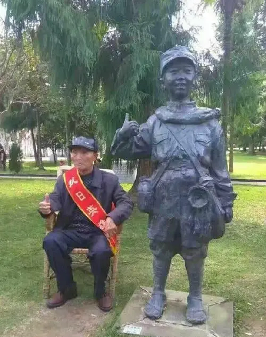 贵州83岁老人看到抗日娃娃兵照片后流泪,直言:这是70年前的我啊