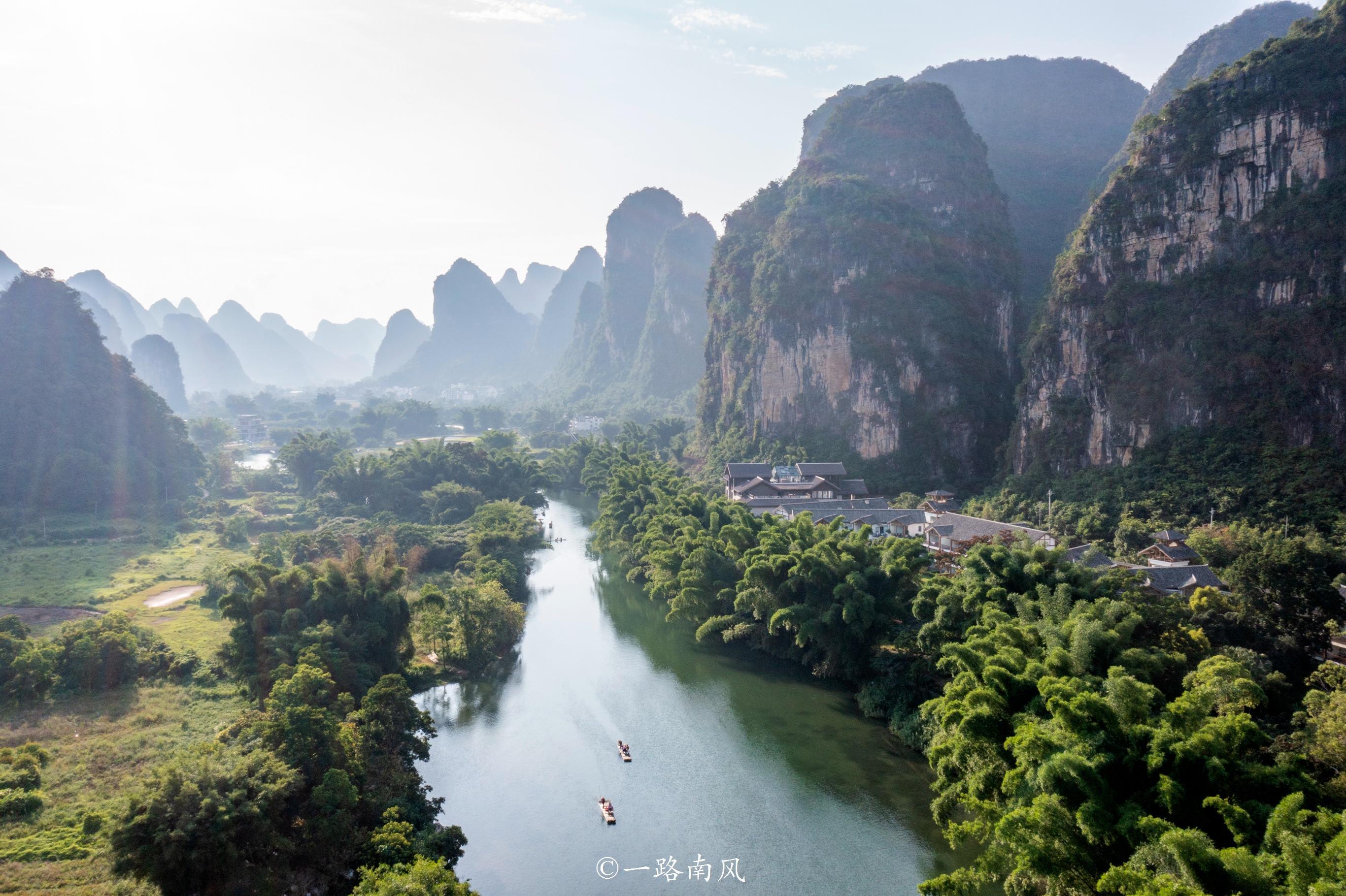 终于在桂林看到遇龙河夕阳,像水墨画,太美了