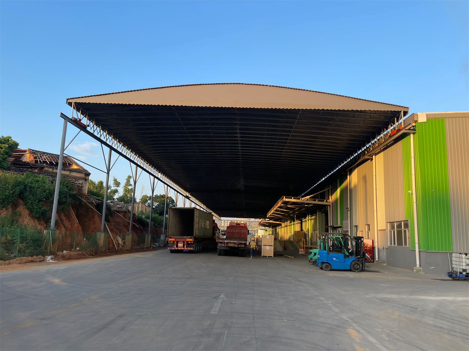 扬州移动式伸缩雨棚