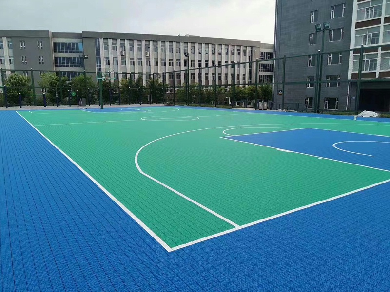 哈尔滨悬浮地板厂家生产的悬浮地板在篮球场安装的优点