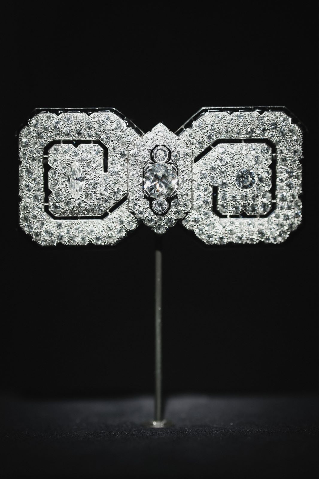 时光之礼赞,风格之匠成 卡地亚首次于中国举办古董珍藏珠宝展