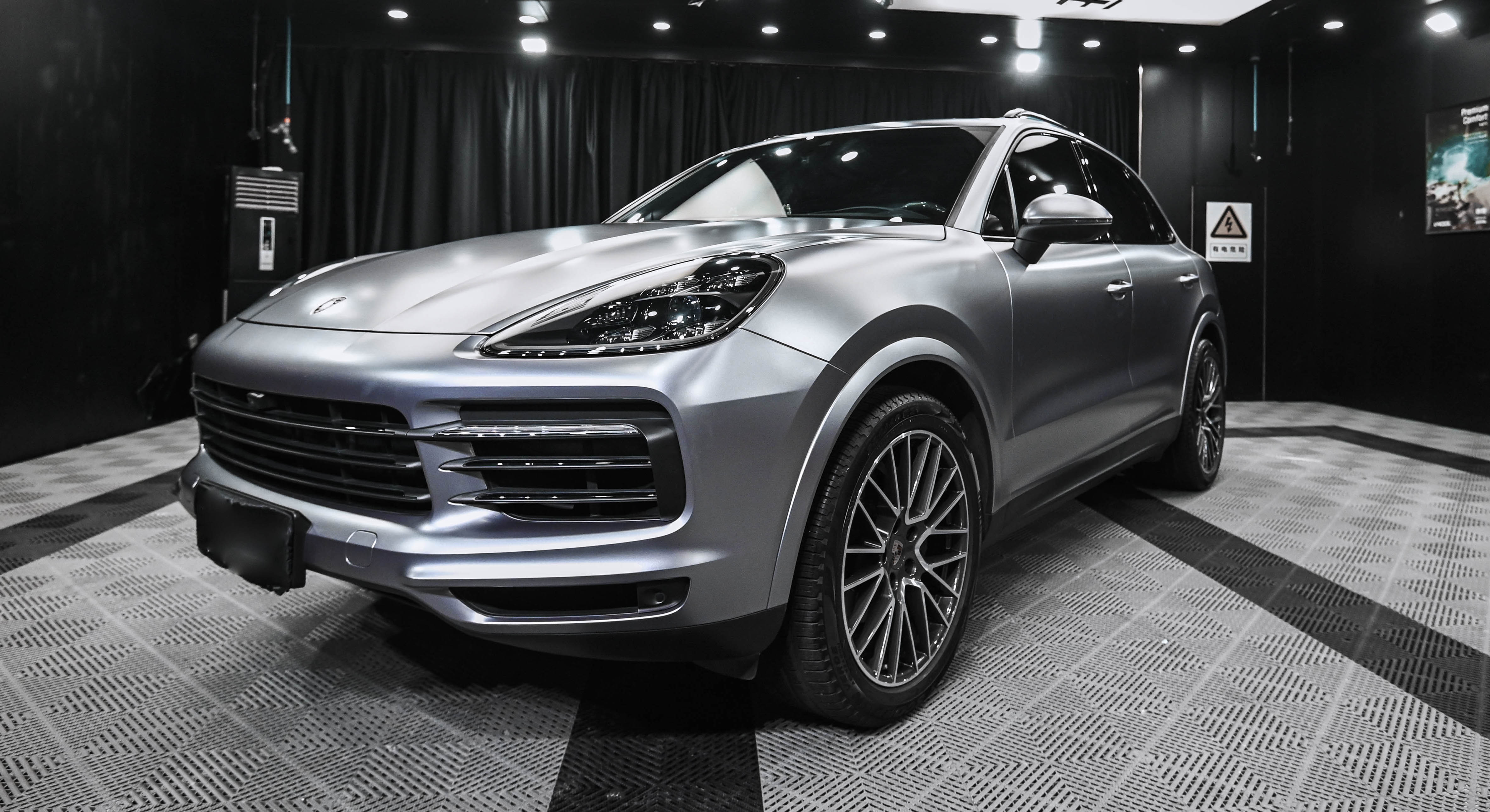 unic|保时捷卡宴改色电光金属钛银灰