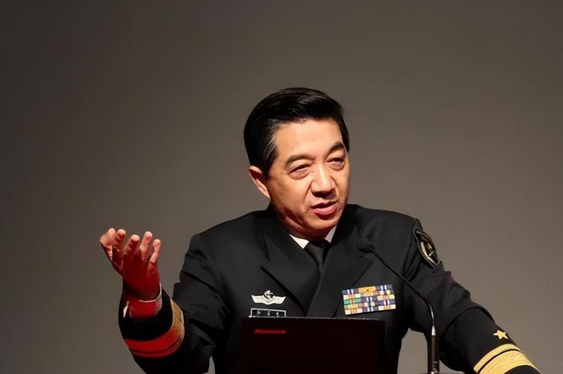 "局座"张召忠曾说过,"大家千万不要以为我们和美军相差不大,还有三到