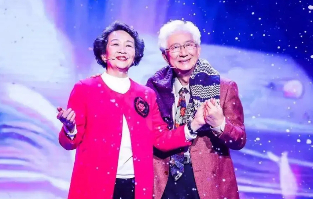 著名主持人陈铎最新现身,曾经主持《话说长江》,妻子是人民教师