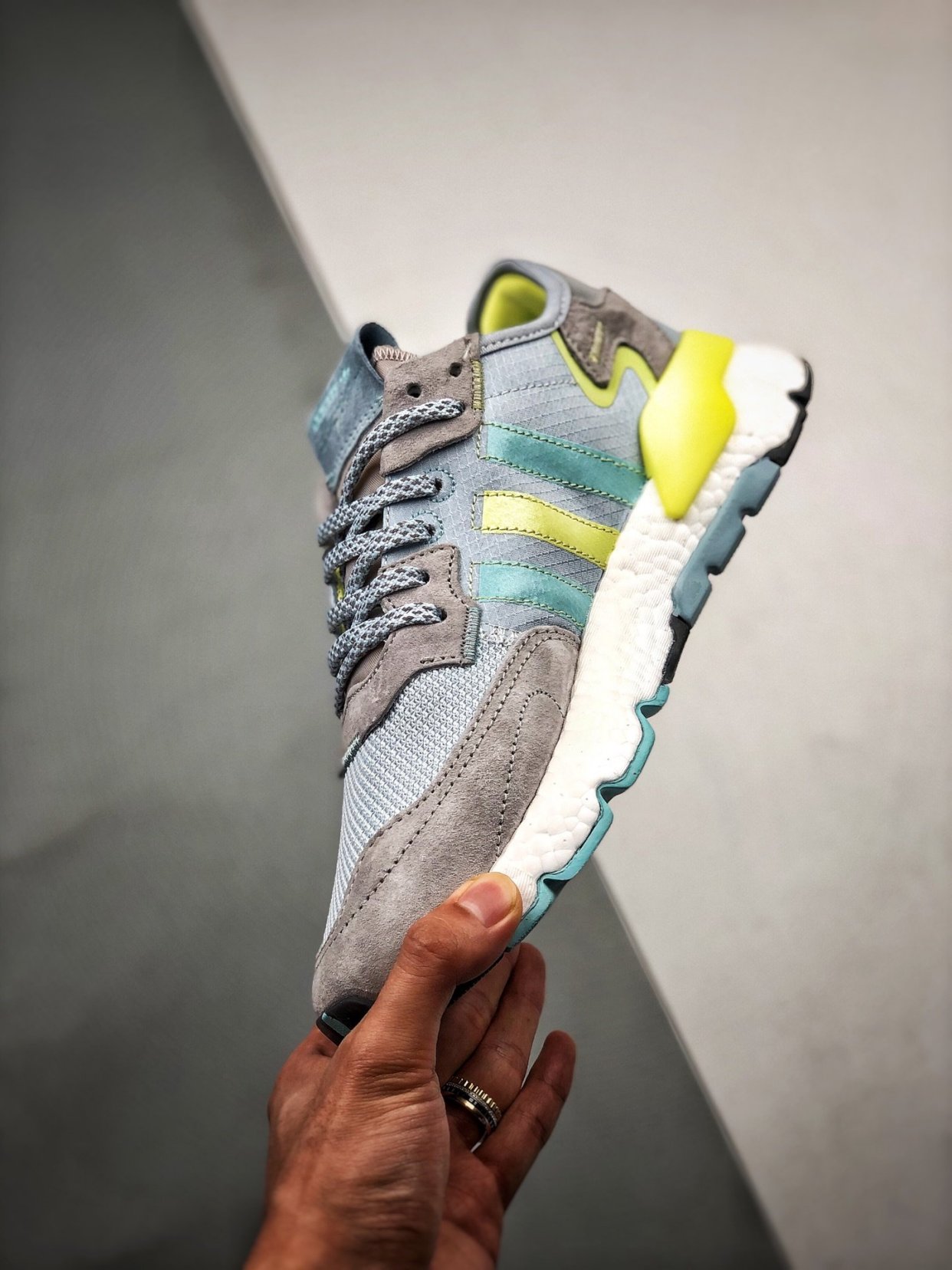 阿迪夜行者nite jogger细节测评:"踩屎感"十足,确定不入手?