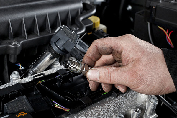 汽车打火困难跟火花塞有关系吗?